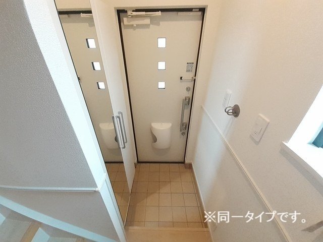 玄関　収納もある玄関です