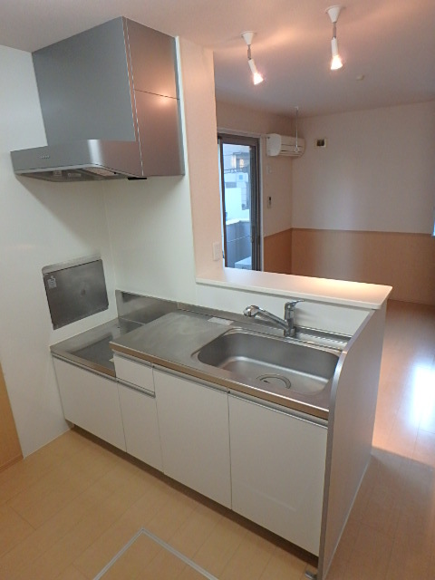 キッチン　オープンなキッチンが開放感をもたらします。