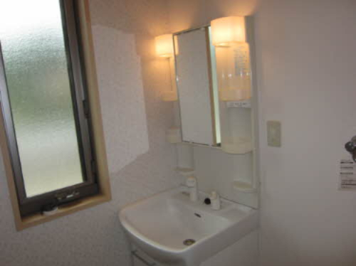 洗面設備　反転間取り別部屋写真です。