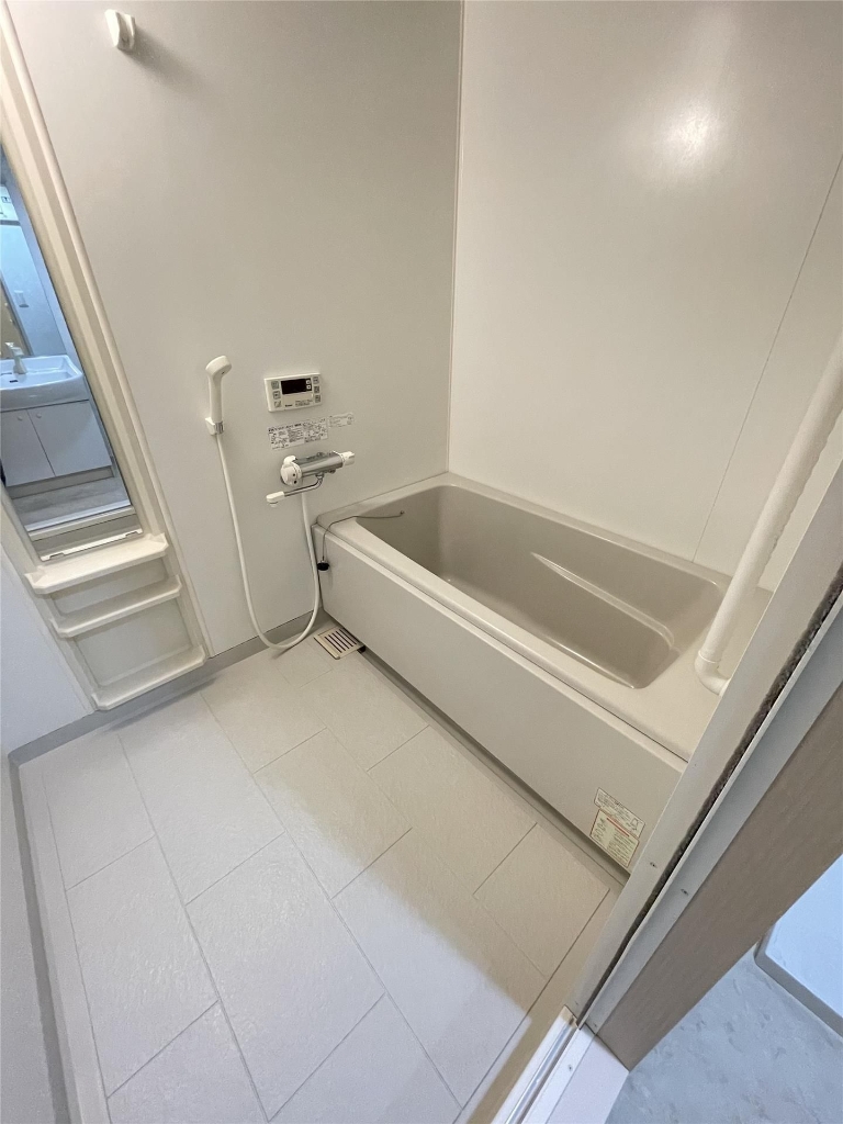 バス・シャワールーム　※掲載情報と物件の現況が異なる場合、現況を優先とする。