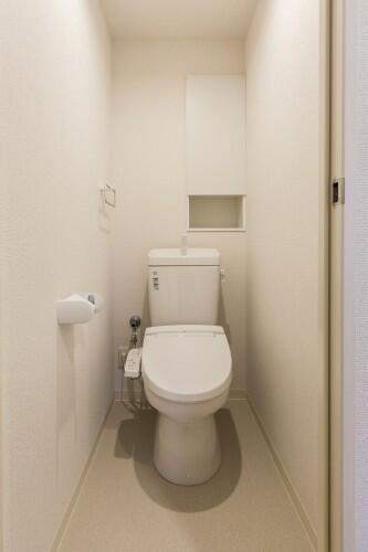 トイレ　温水洗浄便座完備