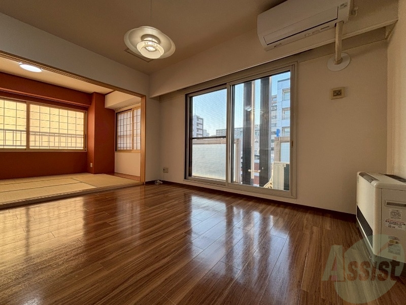 居室・リビング　広くてきれいなリビングです！快適に過ごせそうですね。