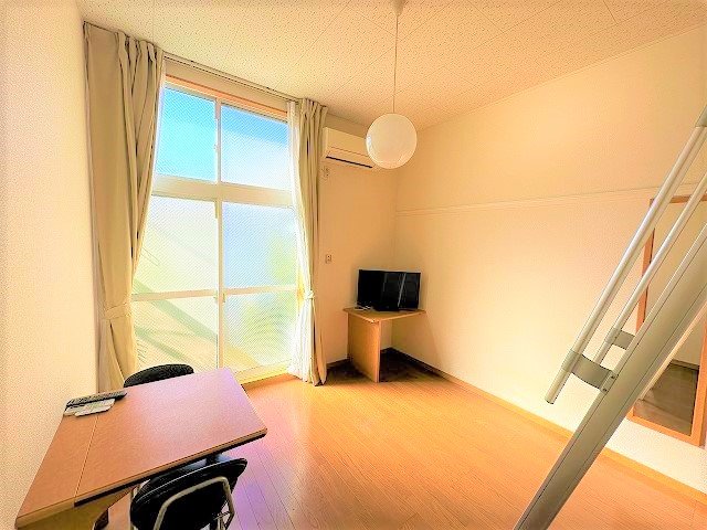 居室・リビング　同タイプ写真