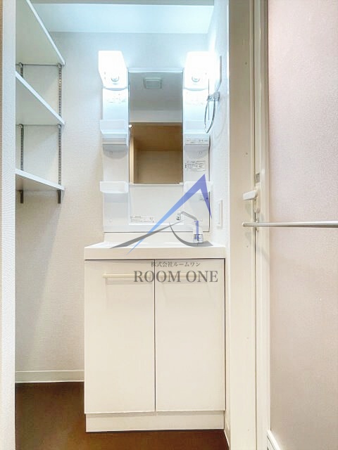 洗面設備　洗面台です。