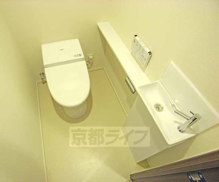 トイレ　ウォシュレットトイレ付きです。