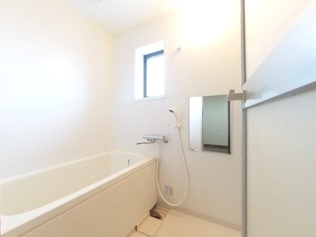 バス・シャワールーム　別部屋参考写真