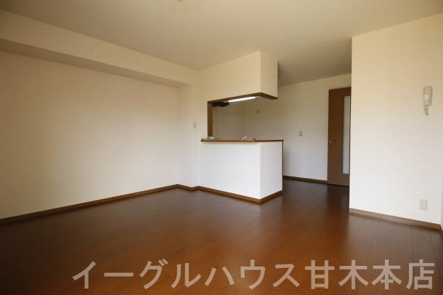 居室・リビング　＊反転