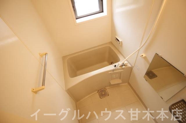 バス・シャワールーム　＊反転