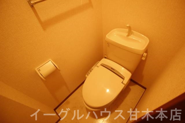 トイレ　＊反転