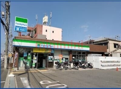 コンビニ　ファミリーマート摂津正雀三丁目店（コンビニ）まで288m