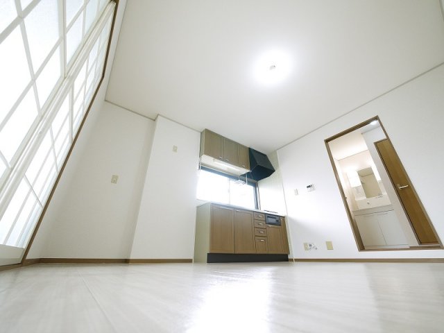 居室・リビング　ご家族で団らん出来るダイニングキッチンです。