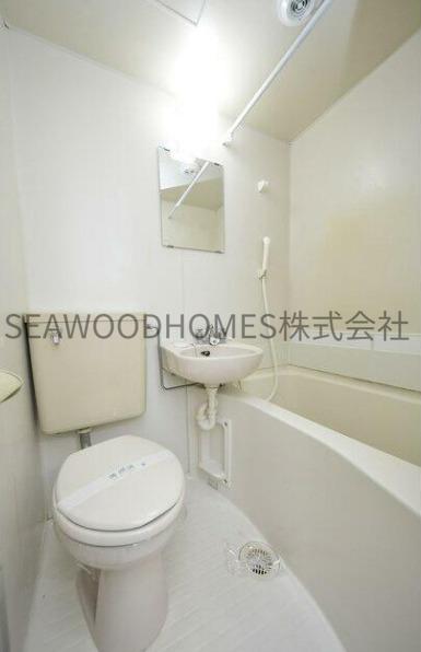 バス・シャワールーム　ユニットバスは丸ごと洗いでいつも清潔を保てます。