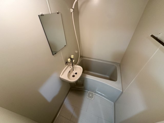 バス・シャワールーム　シンプルで機能的なユニットバスです！