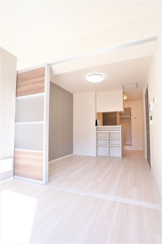 居室・リビング　角部屋なので、2面採光