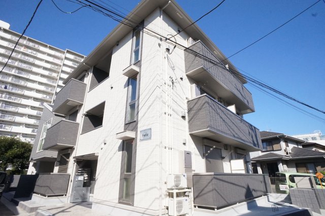 建物外観　駅まで4分、日当たりのいいお部屋
