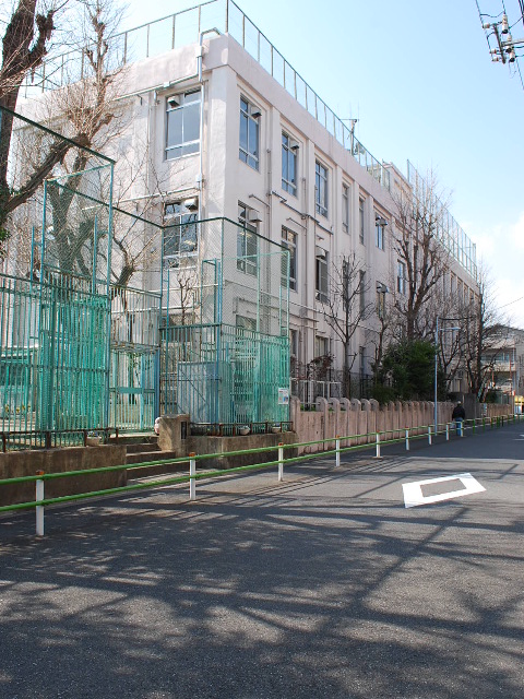 小学校　台東区立東浅草小学校（小学校）まで290m