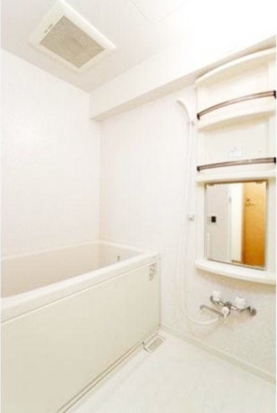 バス・シャワールーム　【たっぷり収納スペース♪】