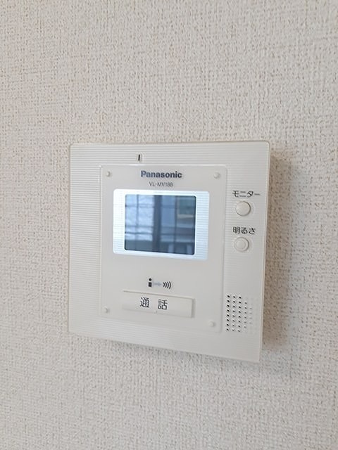 セキュリティ　モニター付きドアホンで安心です。