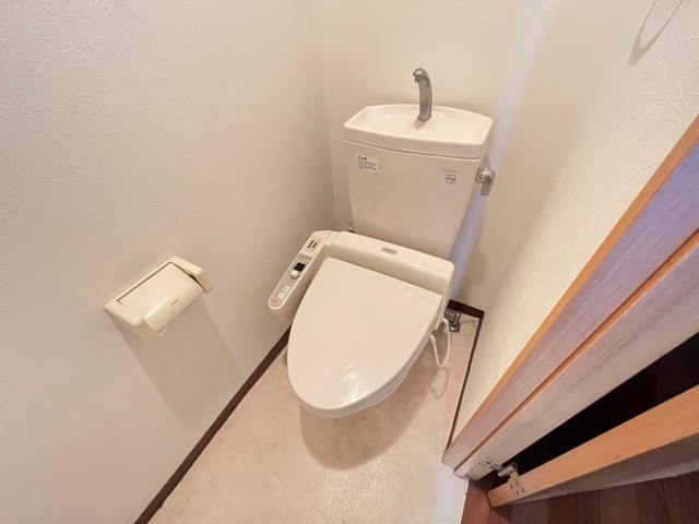 トイレ　※他部屋の写真です。現況優先。