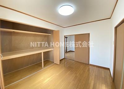 その他部屋・スペース　大きな収納もついていて便利◇
