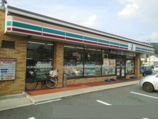コンビニ　セブンイレブン（コンビニ）まで500m
