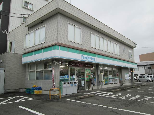 コンビニ　ファミリーマート昭和町店（コンビニ）まで450m