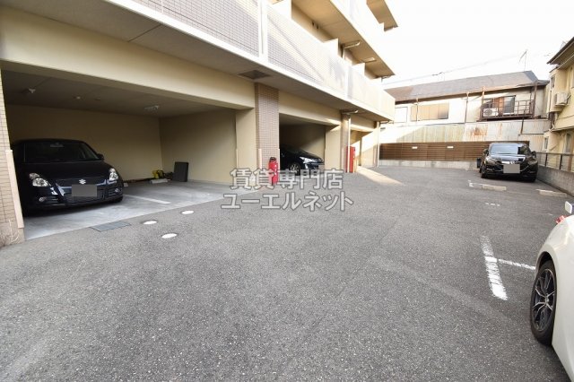 駐車場　敷地内駐車場