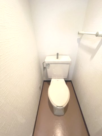 トイレ　清潔感のあるトイレです