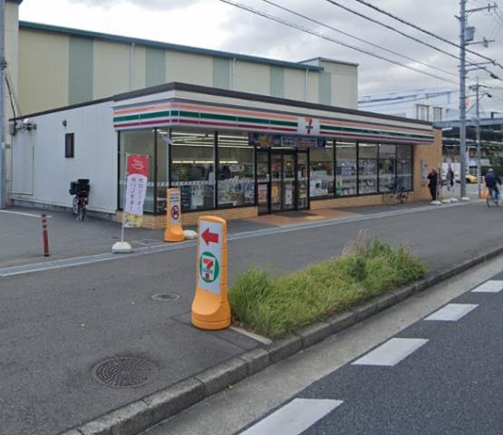 コンビニ　セブンイレブン（コンビニ）まで354m