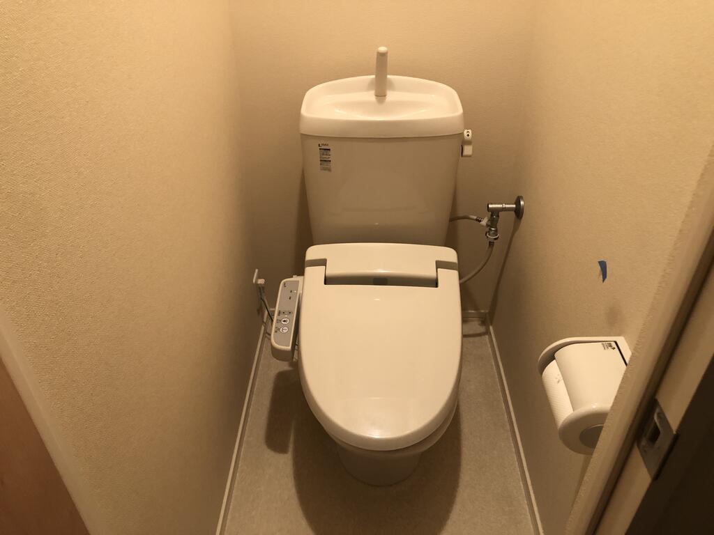 トイレ　※別号室の参考写真です