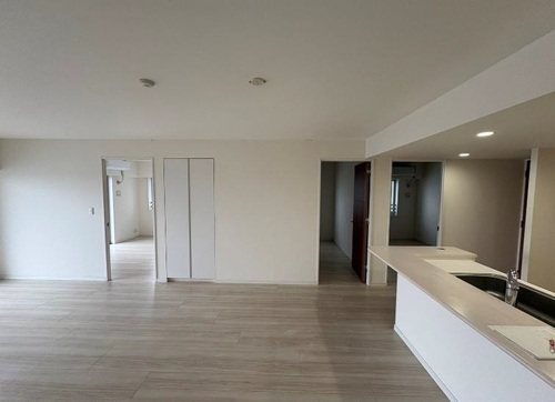 居室・リビング　こちらの物件はMODE不動産なら割引対象の１部屋です。