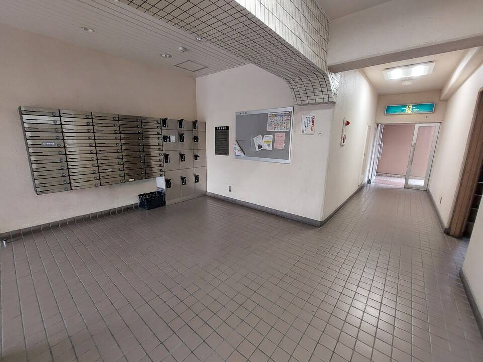 エントランス　エントランス
