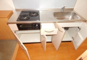 キッチン　同物件別部屋