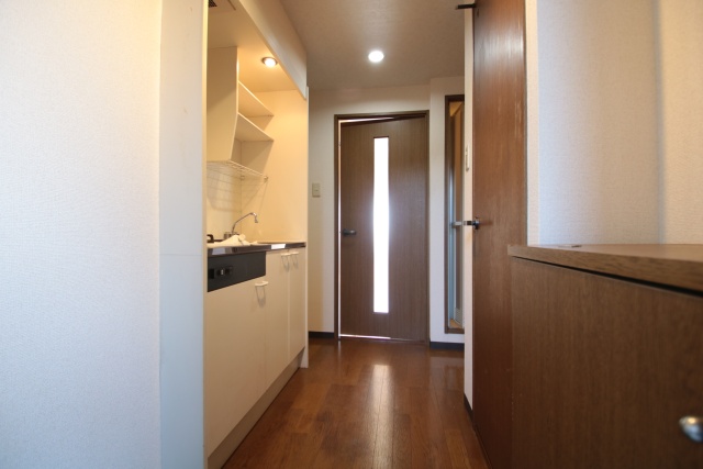 玄関　※別部屋の参考写真の為、原状優先です。