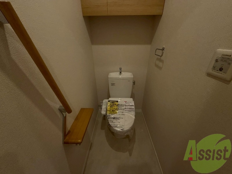 トイレ　トイレはウォシュレット付きです。シャワートイレは嬉しいですね