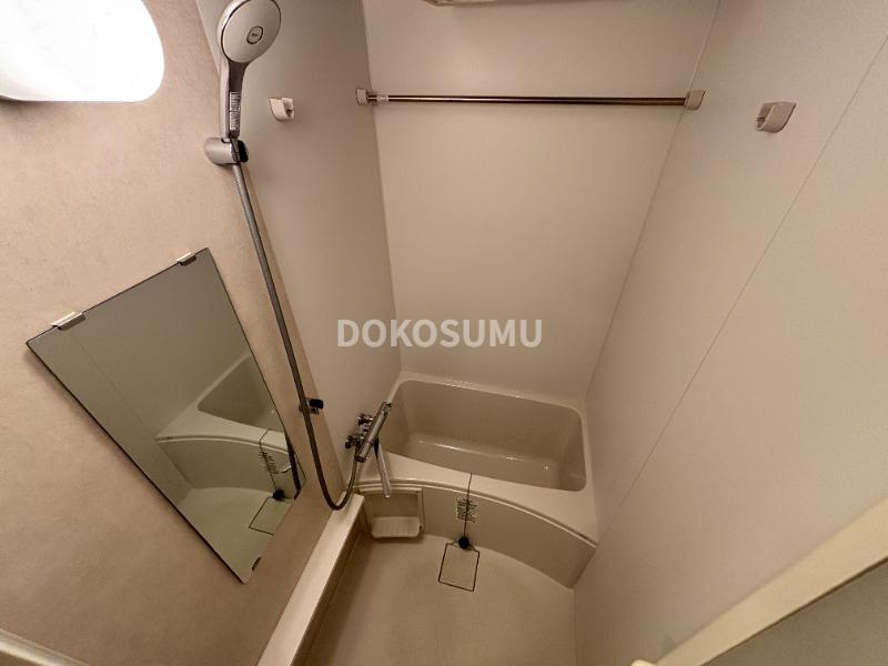 バス・シャワールーム　一日の疲れをやさしく癒やす、清潔感あふれるリラックスバス。