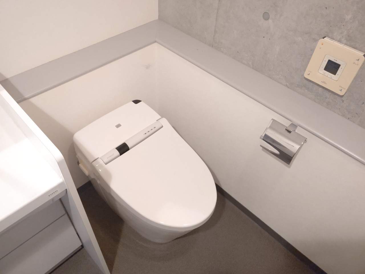 トイレ　※写真は別部屋です