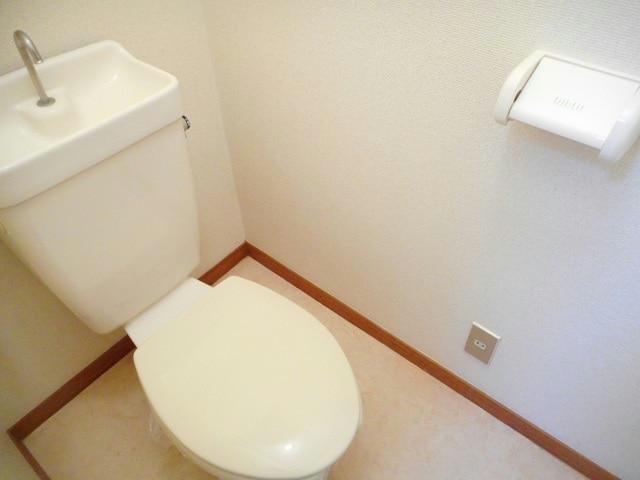 トイレ　他号室の写真になります。