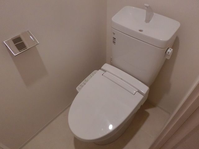 トイレ　別タイプ部屋　参考写真です
