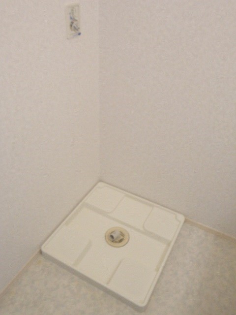 その他　洗濯機置き場　写真は202号室です（参考）