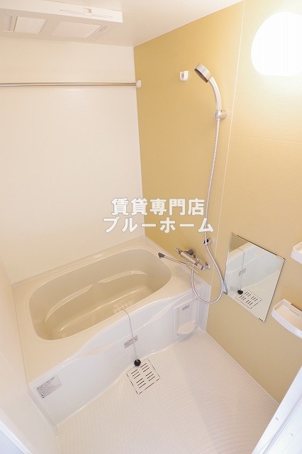 バス・シャワールーム　浴室乾燥付きバス！