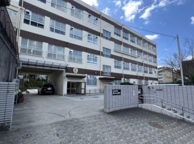 小学校　名古屋市立星ケ丘小学校（小学校）まで361m
