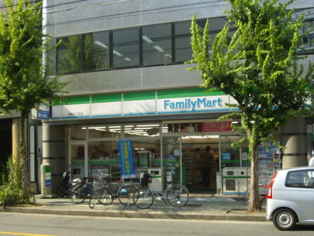 コンビニ　ファミリーマート（コンビニ）まで250m
