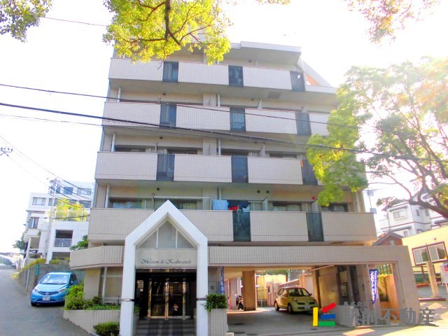 建物外観　香椎参道沿いにあります