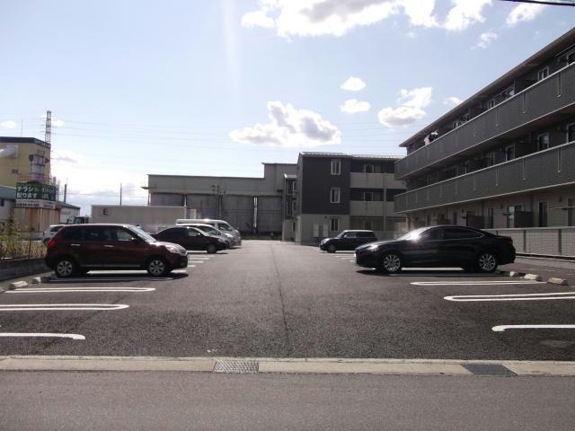 駐車場　駐車場