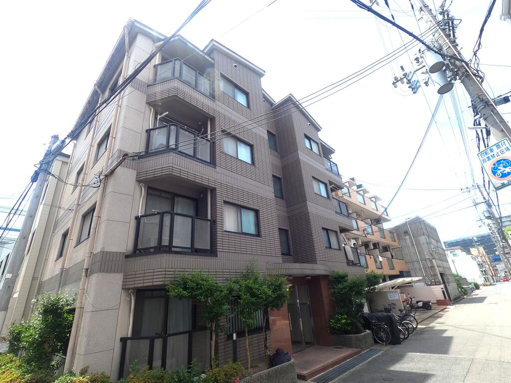 建物外観　タイル張りに美麗なマンション。
