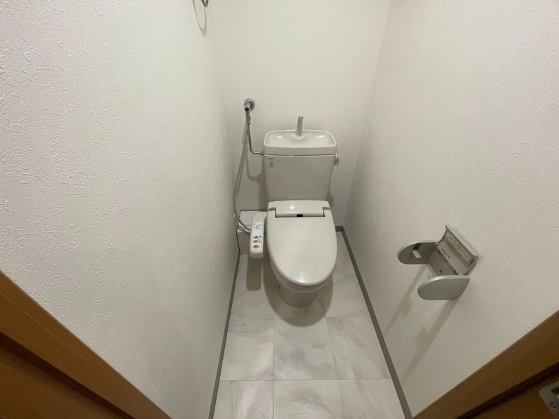 トイレ　トイレです。ウォシュレット付を探している方、おすすめです。