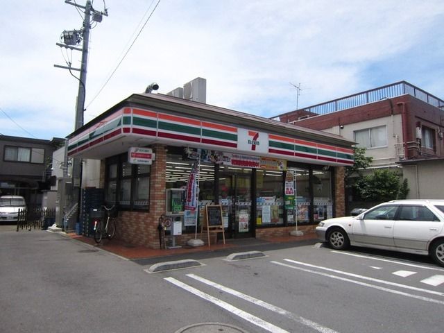 コンビニ　セブンイレブン（コンビニ）まで500m