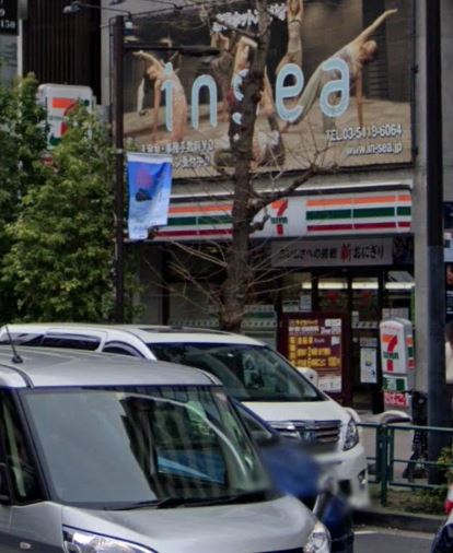 コンビニ　セブンイレブン 麻布十番駅前店（コンビニ）まで127m