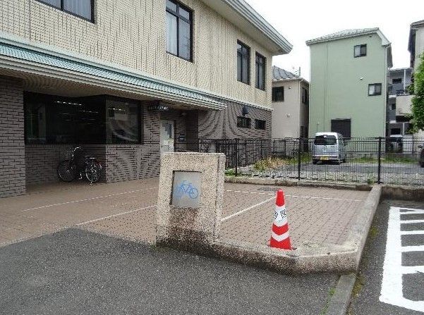 ショッピングセンター　川崎市立/高津図書館/プラザ橘（ショッピングセンター）まで1310m